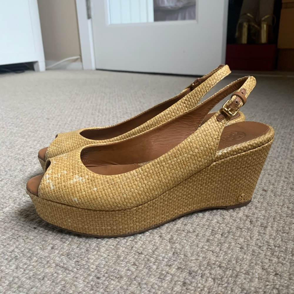 🌴Tory Burch Rattan Wedge🌴